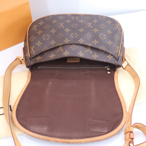 Authentic Crossbody by Louis Vuitton - Picture 5 of 16